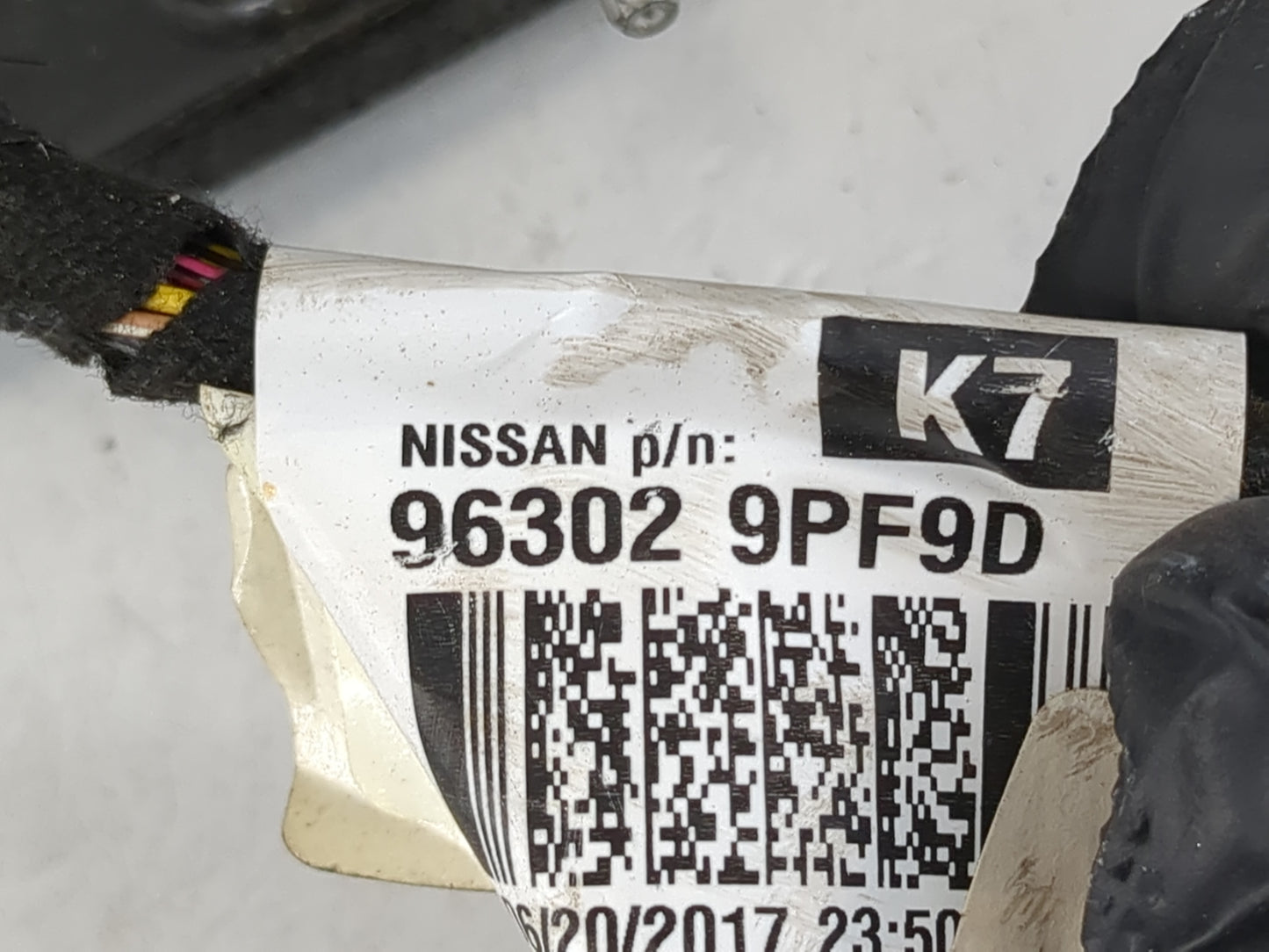 2017 Nissan Pathfinder Driver Side View Mirror - Left Door Mirror OEM Used - Oemusedautoparts1.com