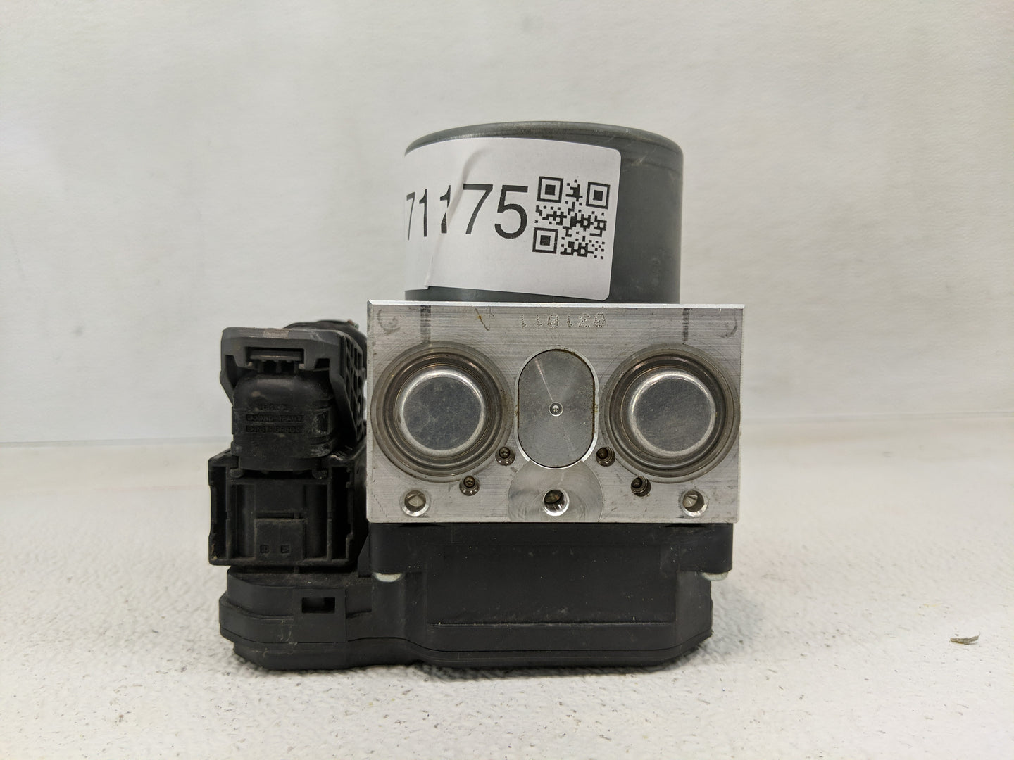 2017 Nissan Pathfinder ABS Pump Control Module Replacement P/N:116030-51100 Fits OEM Used Auto Parts - Oemusedautoparts1.com