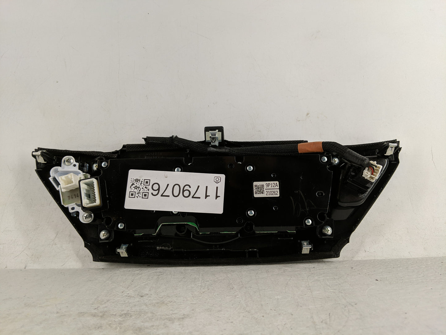 2017-2017 Nissan Pathfinder Radio Control Panel - Oemusedautoparts1.com