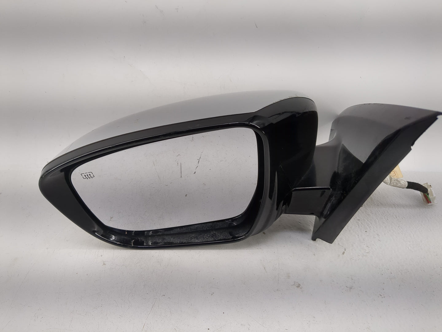 2017 Nissan Pathfinder Driver Side View Mirror - Left Door Mirror OEM Used - Oemusedautoparts1.com