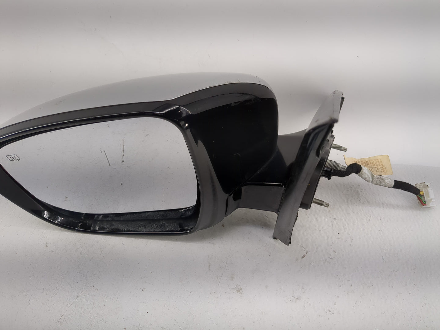 2017 Nissan Pathfinder Driver Side View Mirror - Left Door Mirror OEM Used - Oemusedautoparts1.com