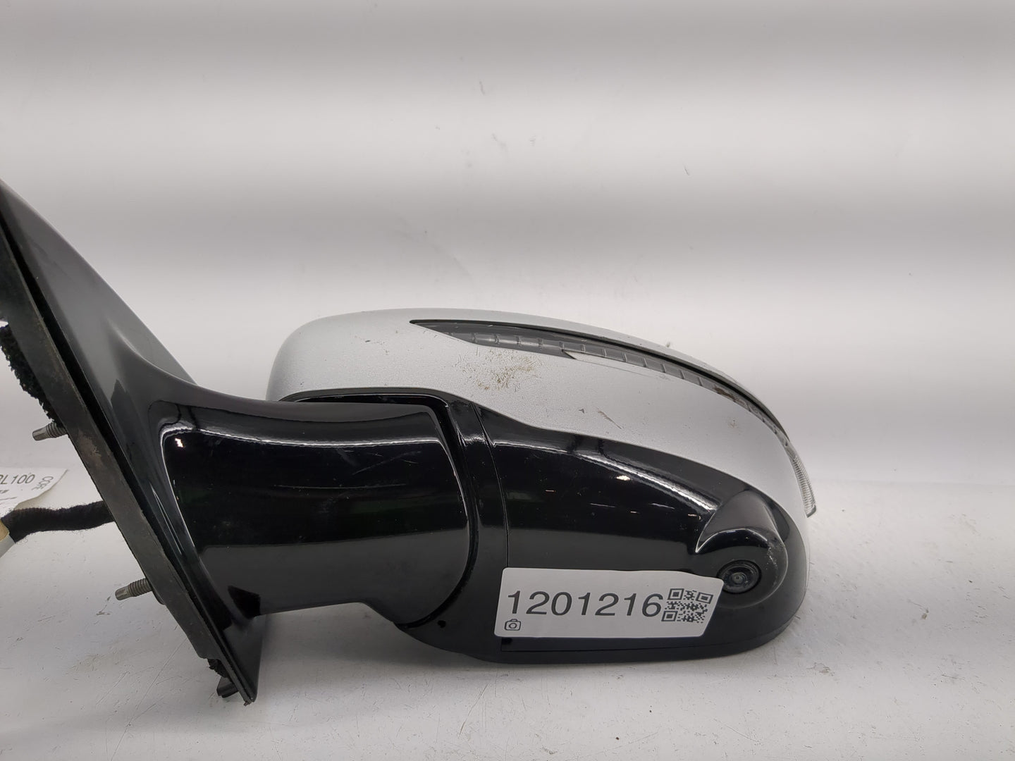 2017 Nissan Pathfinder Driver Side View Mirror - Left Door Mirror OEM Used - Oemusedautoparts1.com