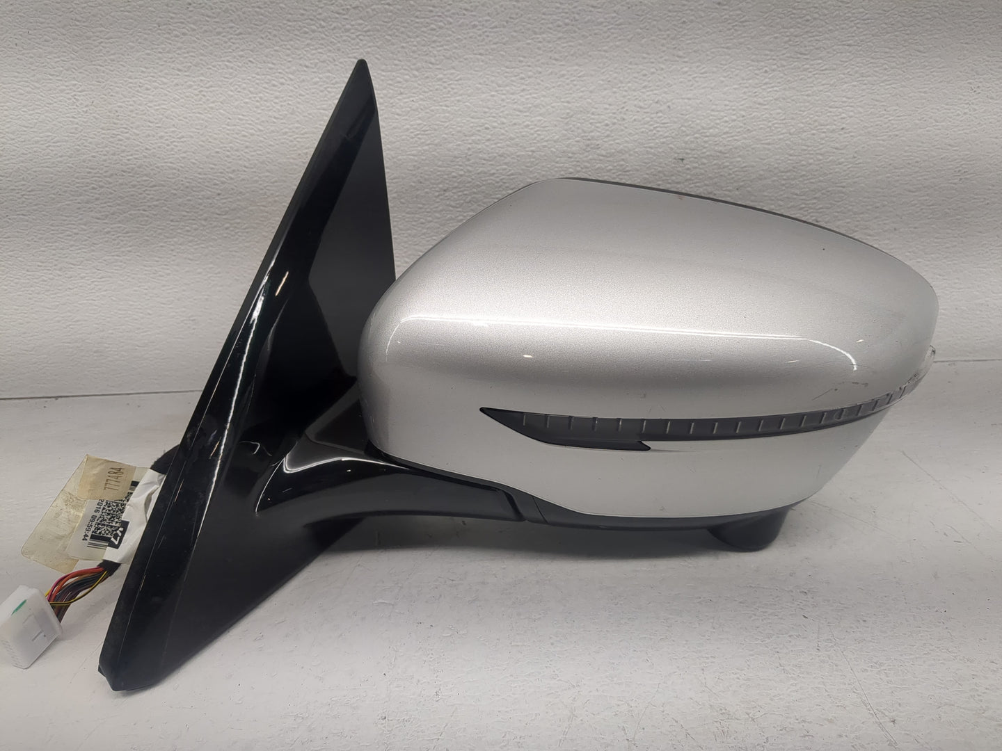 2017 Nissan Pathfinder Driver Side View Mirror - Left Door Mirror OEM Used - Oemusedautoparts1.com