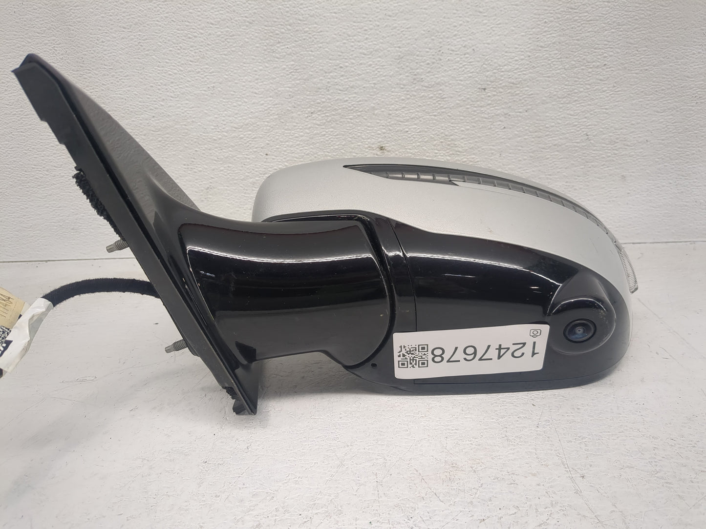 2017 Nissan Pathfinder Driver Side View Mirror - Left Door Mirror OEM Used - Oemusedautoparts1.com