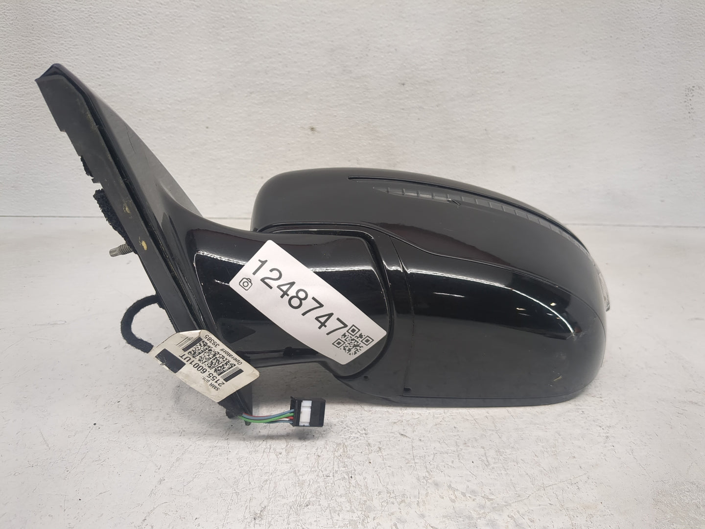 2017 Nissan Pathfinder Side Mirror Replacement Driver Left View Door Mirror Fits OEM Used Auto Parts - Oemusedautoparts1.com