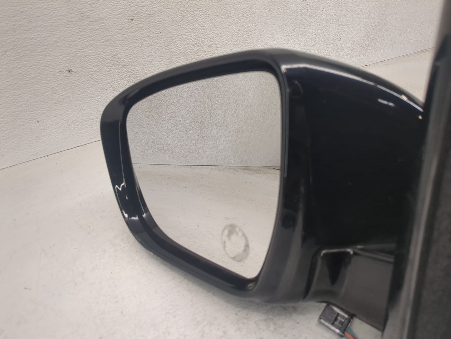 2017 Nissan Pathfinder Side Mirror Replacement Driver Left View Door Mirror Fits OEM Used Auto Parts - Oemusedautoparts1.com