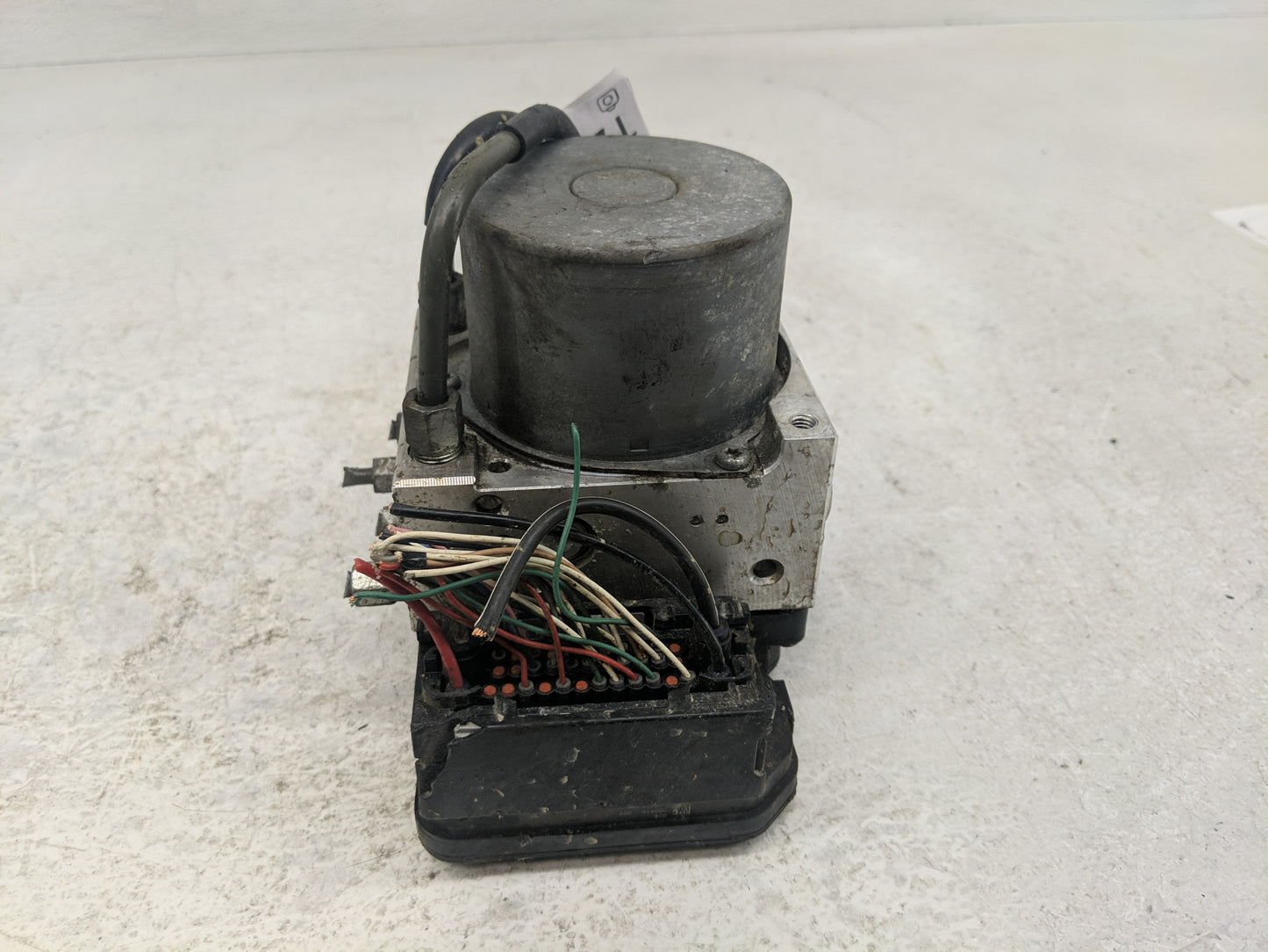 2017 Nissan Pathfinder ABS Pump Control Module Replacement Fits OEM Used Auto Parts - Oemusedautoparts1.com