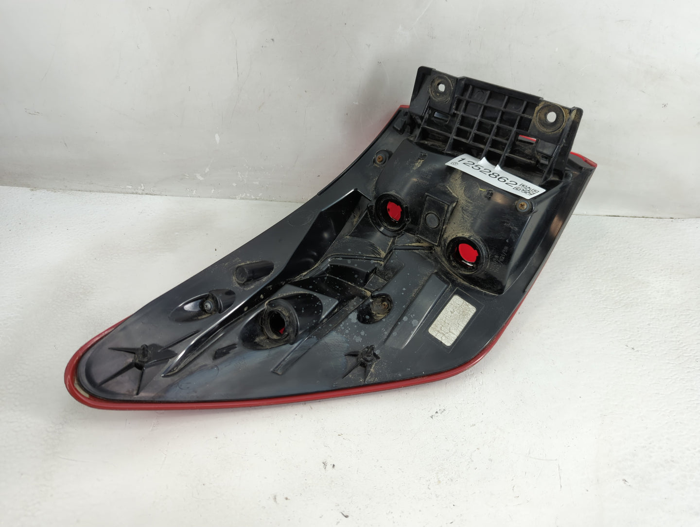 2017-2020 Nissan Pathfinder Tail Light Assembly Passenger Right OEM Fits Fits 2017 2018 2019 2020 OEM Used Auto Parts - Oemu