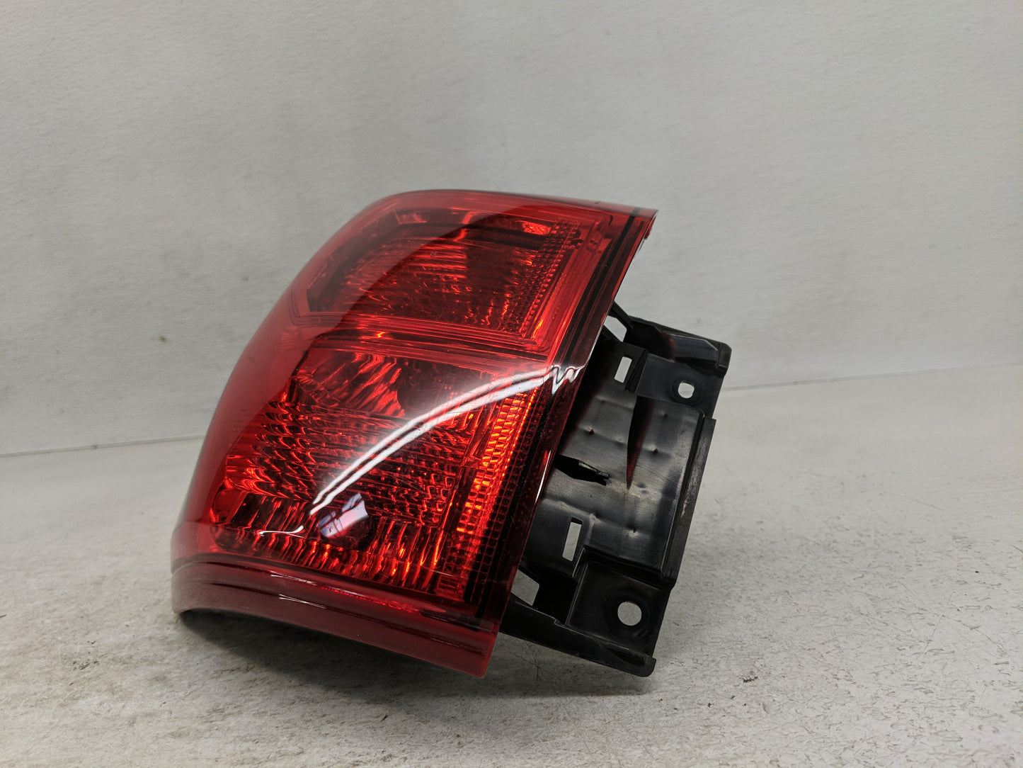 2017-2020 Nissan Pathfinder Tail Light Assembly Driver Left OEM Fits Fits 2017 2018 2019 2020 OEM Used Auto Parts - Oemuseda
