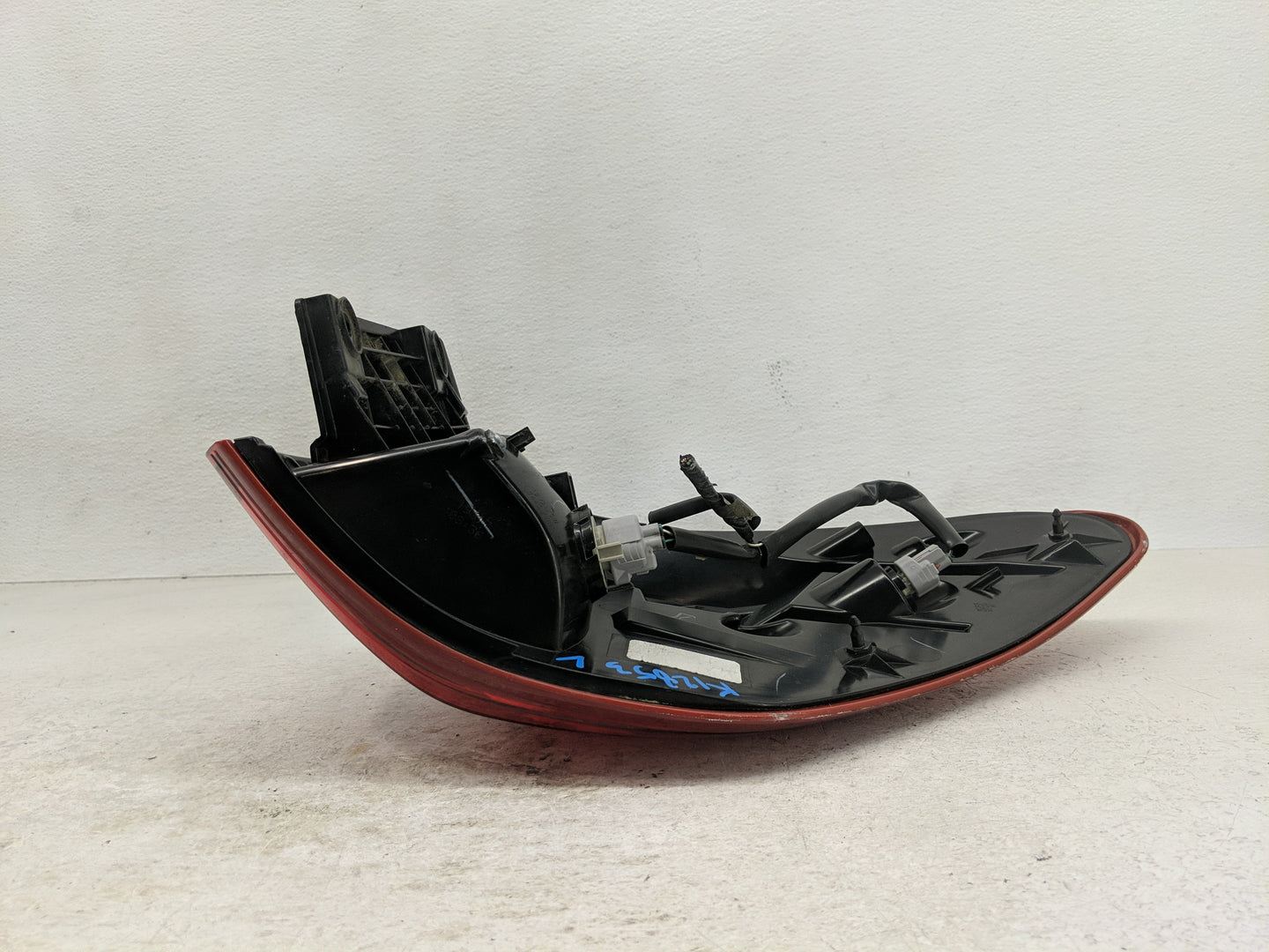 2017-2020 Nissan Pathfinder Tail Light Assembly Driver Left OEM Fits Fits 2017 2018 2019 2020 OEM Used Auto Parts - Oemuseda