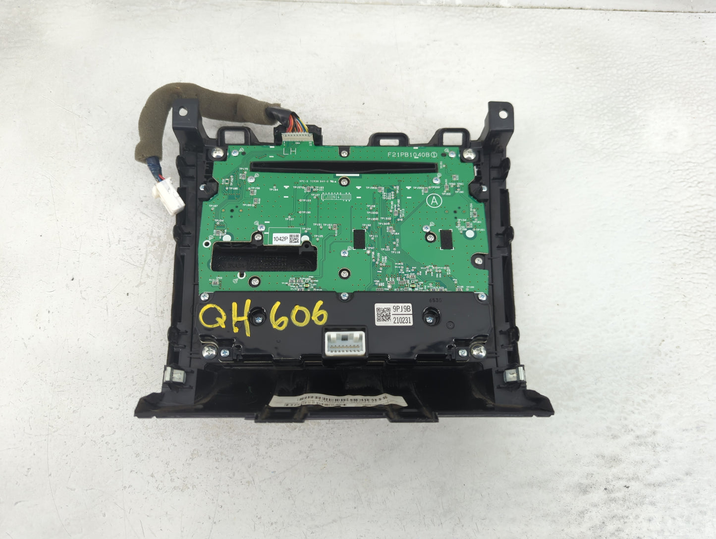 2017-2017 Nissan Pathfinder Radio Control Panel - Oemusedautoparts1.com