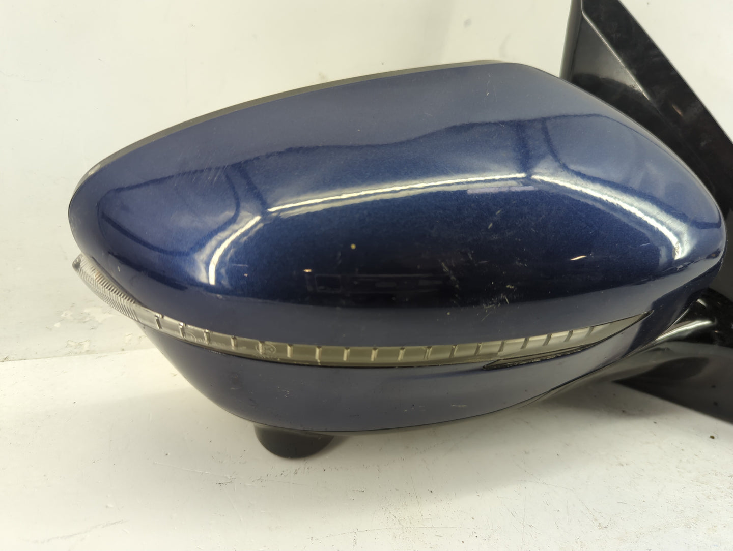 2017 Nissan Pathfinder Passenger Side View Mirror - Right Door Mirror OEM Used - Oemusedautoparts1.com