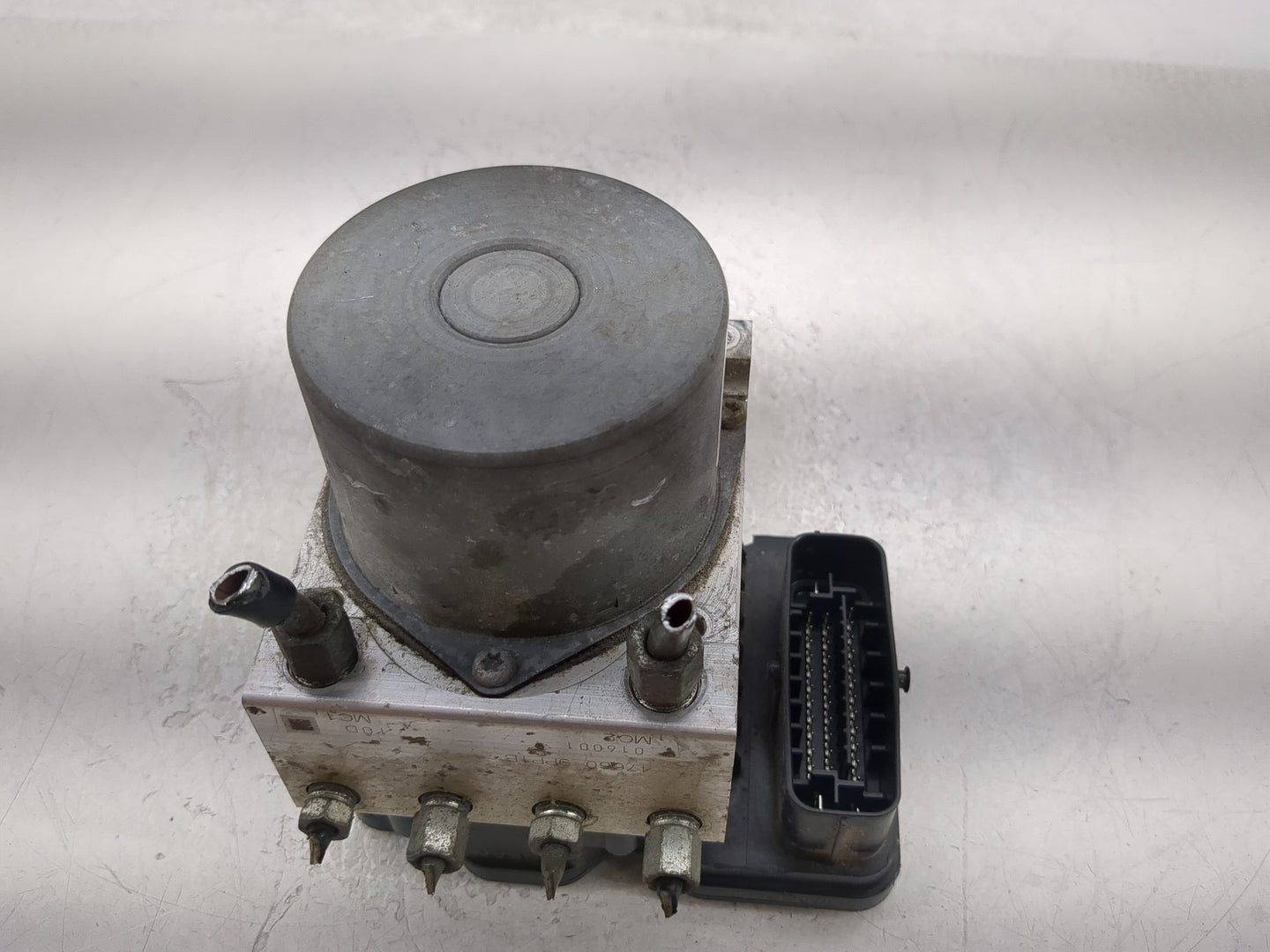 2017 Nissan Pathfinder ABS Pump Control Module Replacement P/N:47660 9PP1B Fits OEM Used Auto Parts - Oemusedautoparts1.com