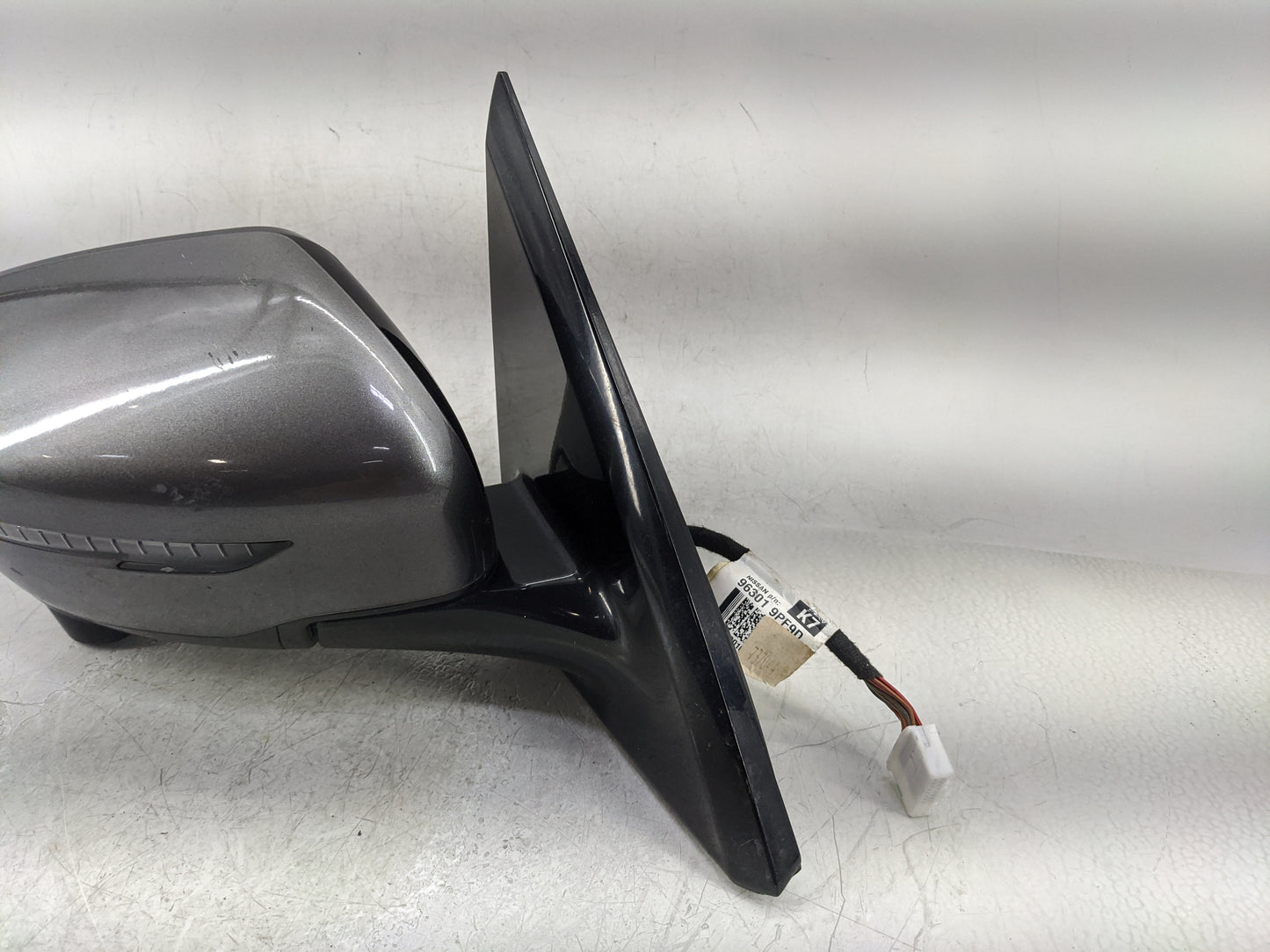2017 Nissan Pathfinder Passenger Side View Mirror - Right Door Mirror OEM Used - Oemusedautoparts1.com