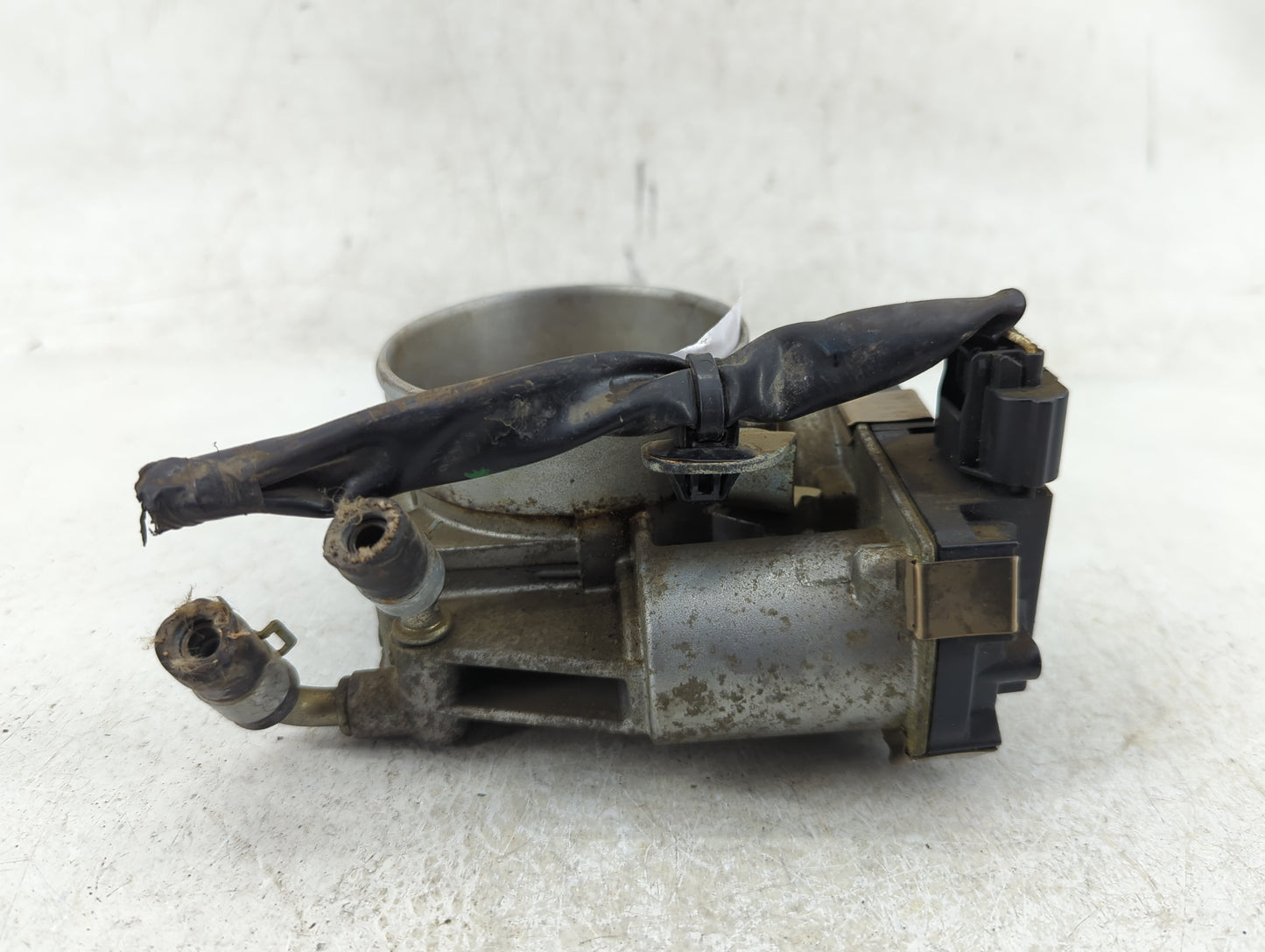 2017-2020 Nissan Pathfinder Throttle Body Fits Fits 2016 2017 2018 2019 2020 OEM Used Auto Parts - Oemusedautoparts1.com