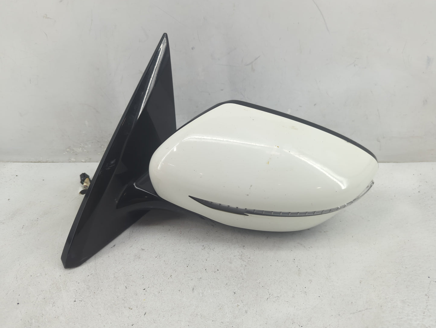 2017 Nissan Pathfinder Driver Side View Mirror - Left Door Mirror OEM Used - Oemusedautoparts1.com