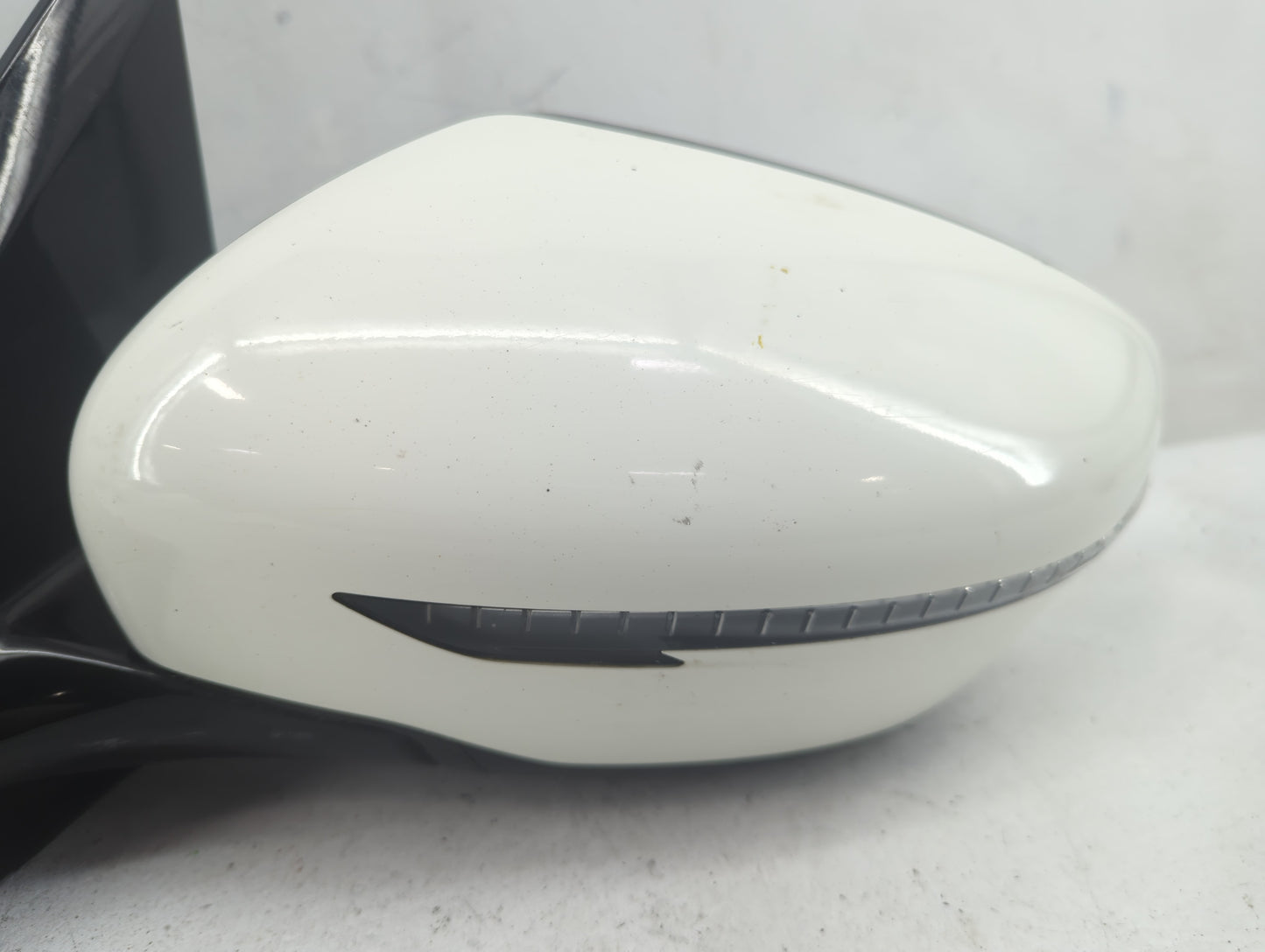 2017 Nissan Pathfinder Driver Side View Mirror - Left Door Mirror OEM Used - Oemusedautoparts1.com