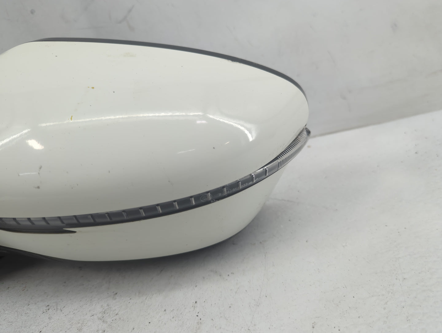 2017 Nissan Pathfinder Driver Side View Mirror - Left Door Mirror OEM Used - Oemusedautoparts1.com