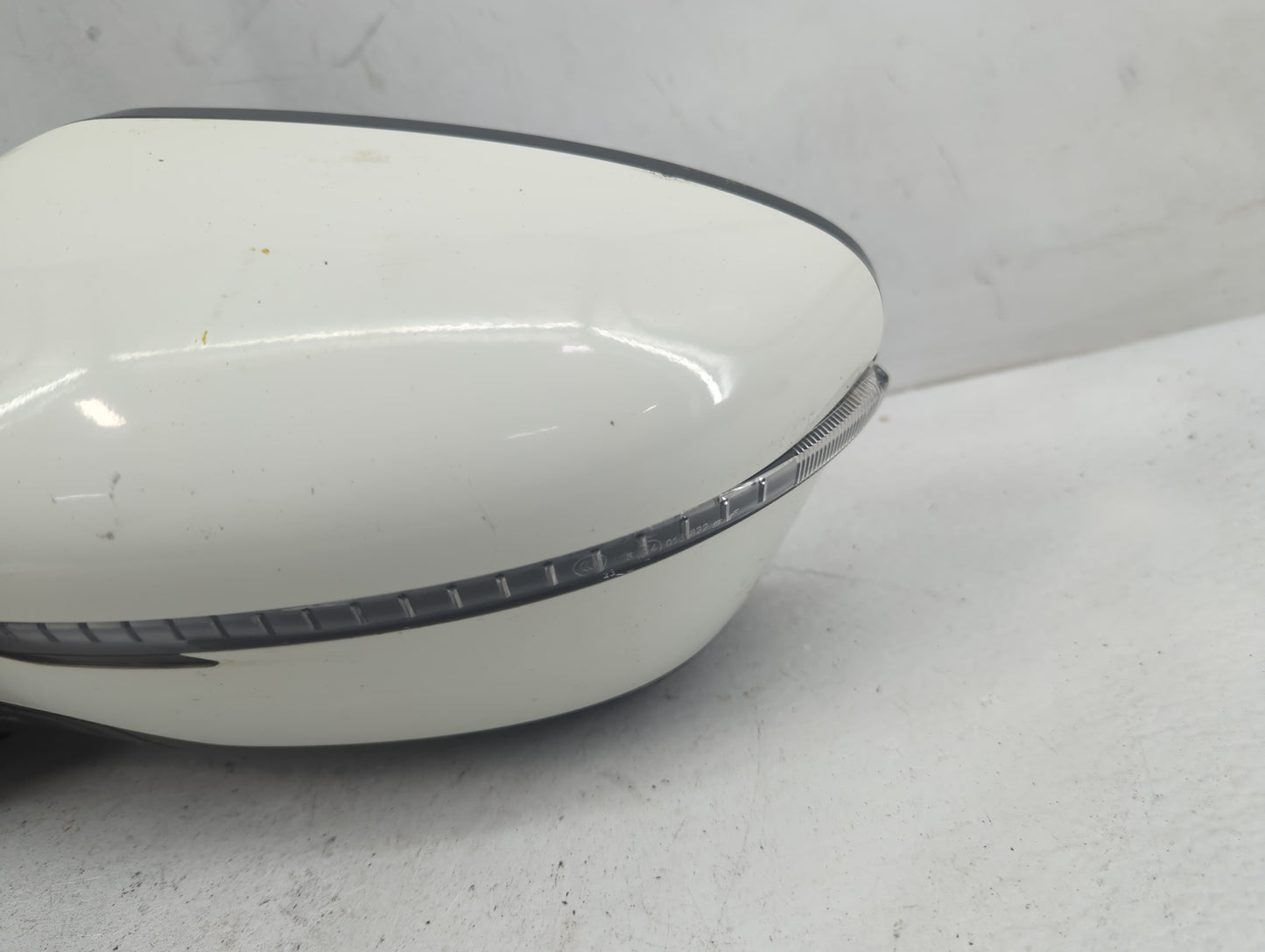 2017 Nissan Pathfinder Driver Side View Mirror - Left Door Mirror OEM Used - Oemusedautoparts1.com