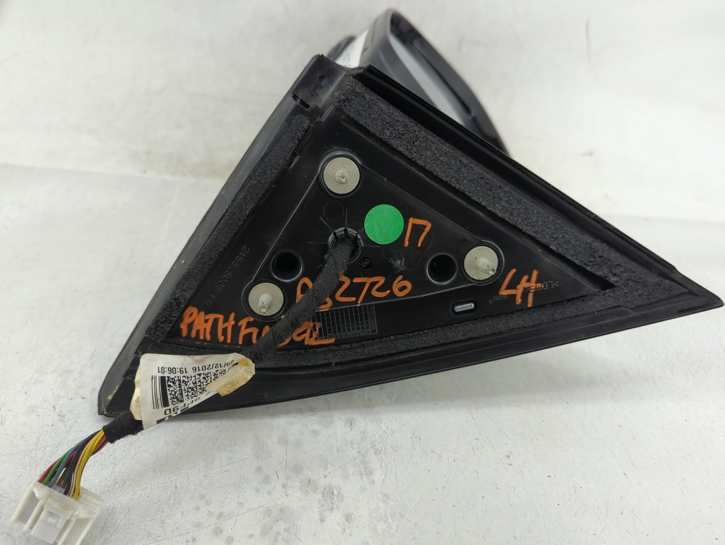 2017 Nissan Pathfinder Driver Side View Mirror - Left Door Mirror OEM Used - Oemusedautoparts1.com