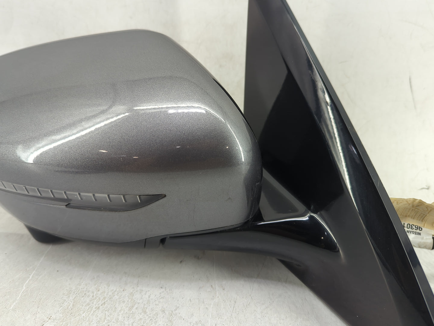 2017 Nissan Pathfinder Passenger Side View Mirror - Right Door Mirror OEM Used - Oemusedautoparts1.com