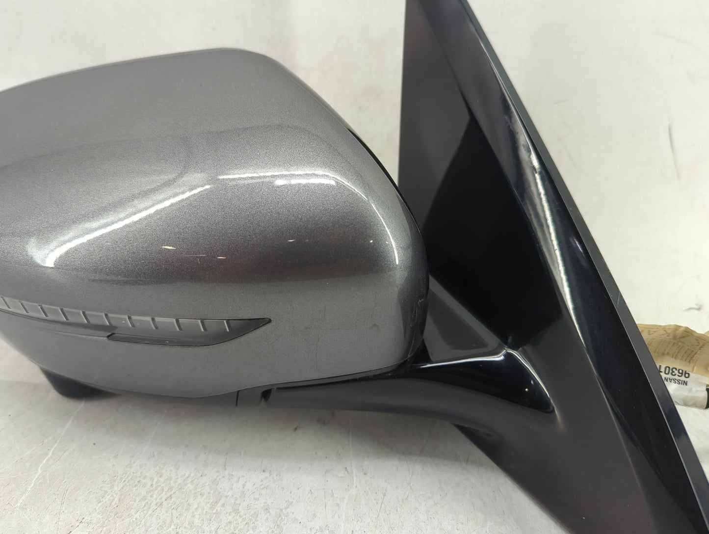 2017 Nissan Pathfinder Passenger Side View Mirror - Right Door Mirror OEM Used - Oemusedautoparts1.com