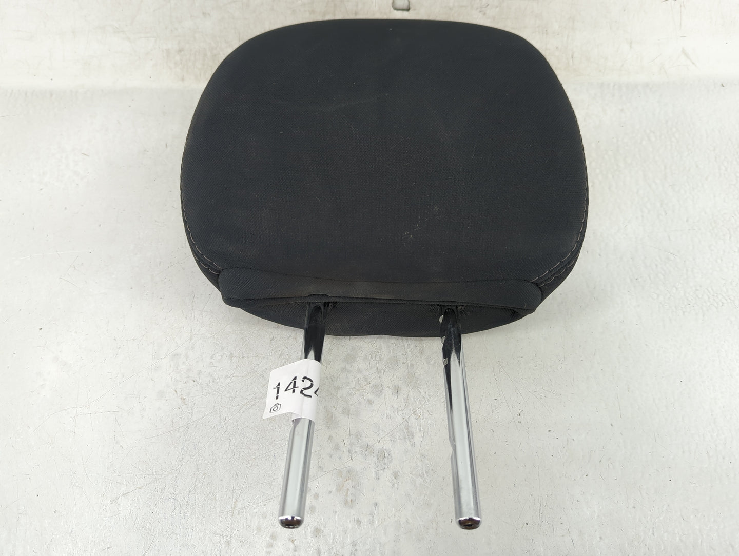 2017-2020 Nissan Pathfinder Headrest Head Rest Rear Center Seat Fits Fits 2017 2018 2019 2020 OEM Used Auto Parts - Oemuseda