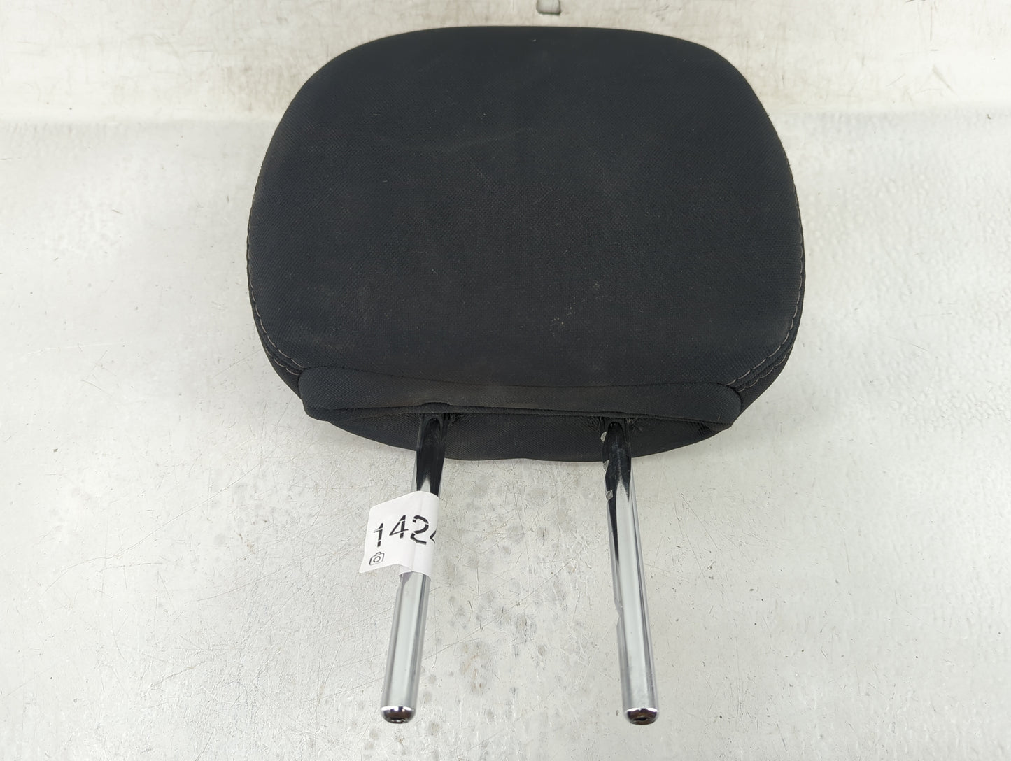 2017-2020 Nissan Pathfinder Headrest Head Rest Rear Center Seat Fits Fits 2017 2018 2019 2020 OEM Used Auto Parts - Oemuseda