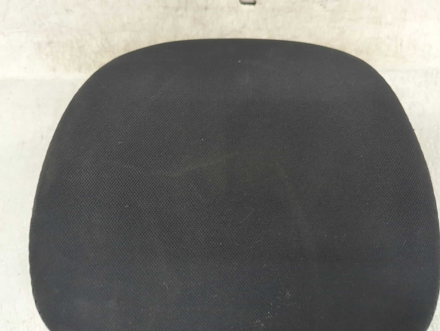 2017-2020 Nissan Pathfinder Headrest Head Rest Rear Center Seat Fits Fits 2017 2018 2019 2020 OEM Used Auto Parts - Oemuseda