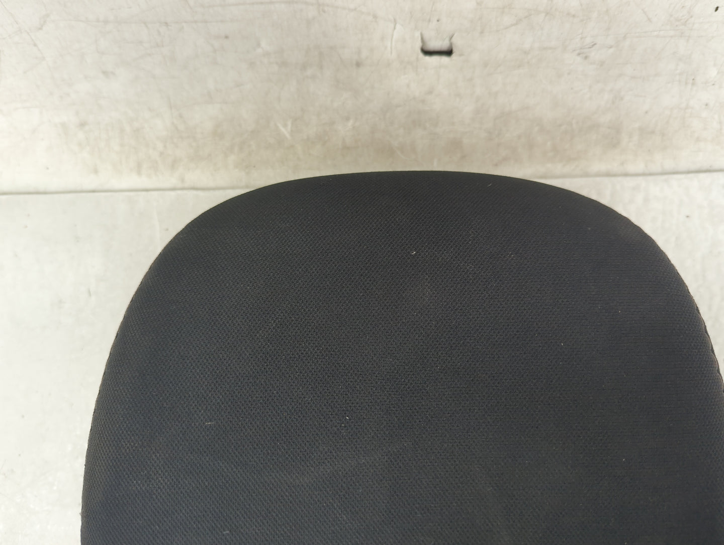2017-2020 Nissan Pathfinder Headrest Head Rest Rear Center Seat Fits Fits 2017 2018 2019 2020 OEM Used Auto Parts - Oemuseda