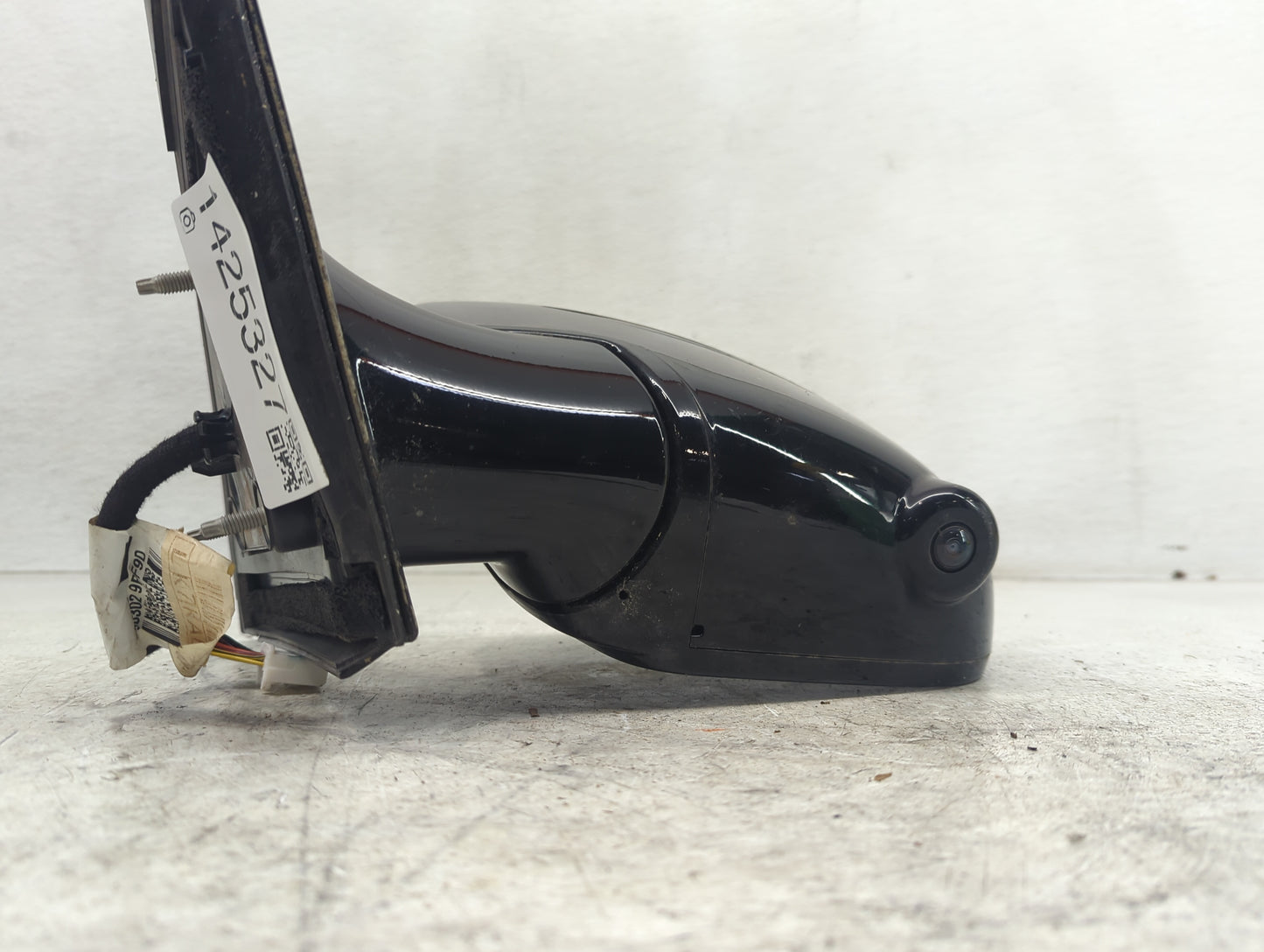 2017 Nissan Pathfinder Driver Side View Mirror - Left Door Mirror OEM Used - Oemusedautoparts1.com
