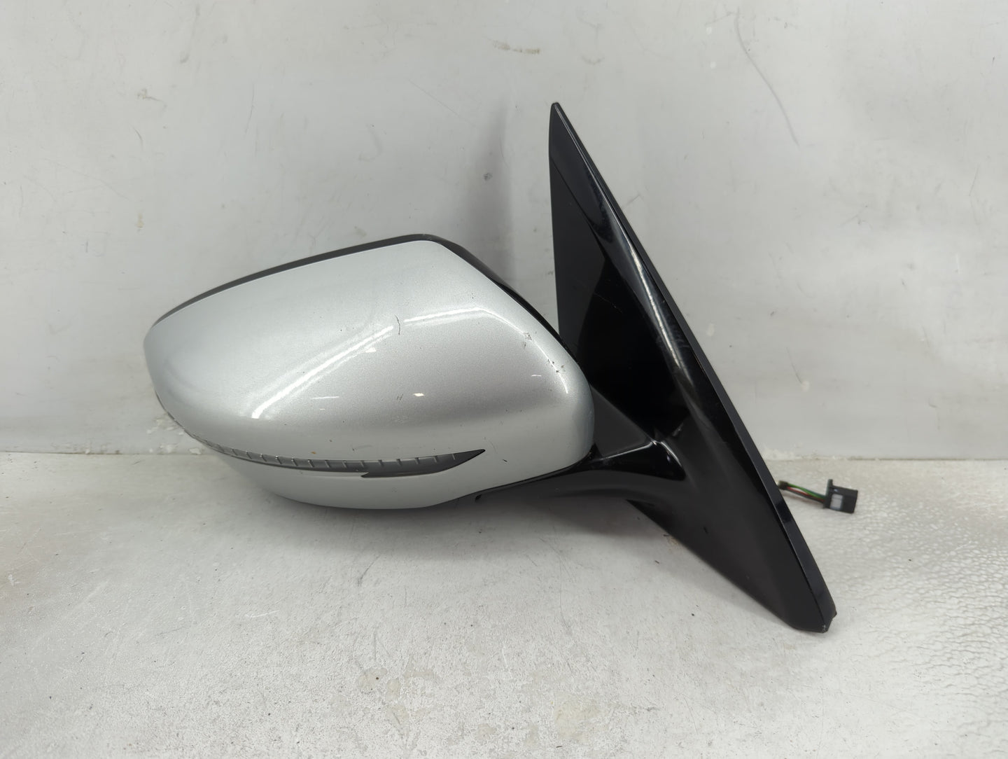 2017 Nissan Pathfinder Passenger Side View Mirror - Right Door Mirror OEM Used - Oemusedautoparts1.com