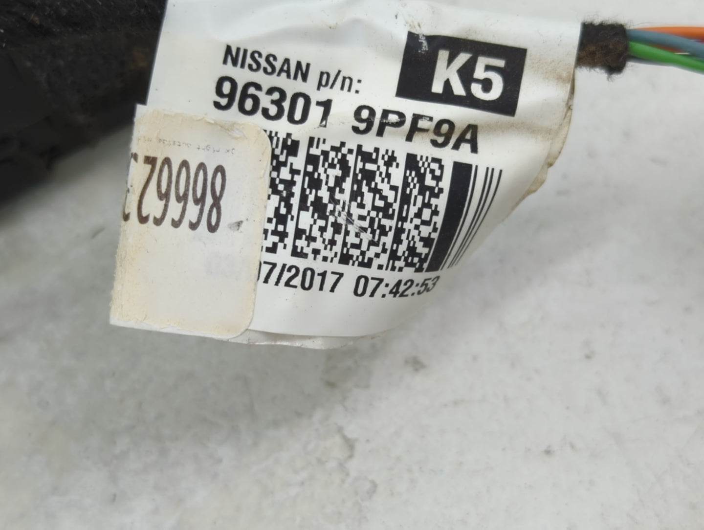 2017 Nissan Pathfinder Passenger Side View Mirror - Right Door Mirror OEM Used - Oemusedautoparts1.com