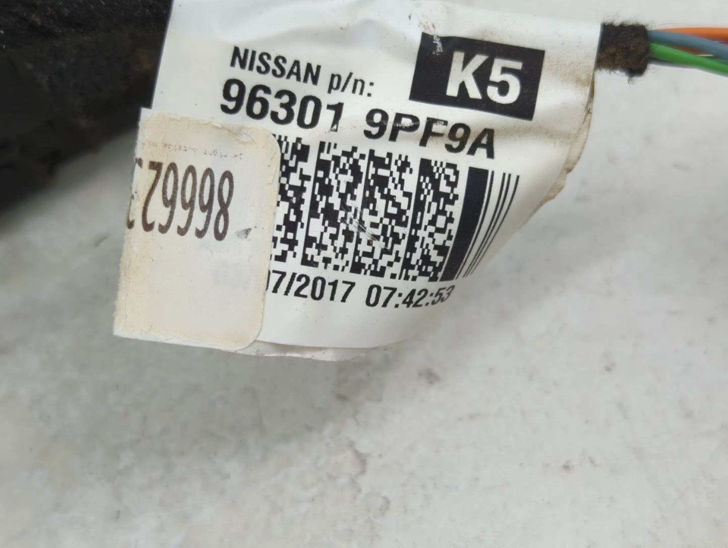 2017 Nissan Pathfinder Passenger Side View Mirror - Right Door Mirror OEM Used - Oemusedautoparts1.com