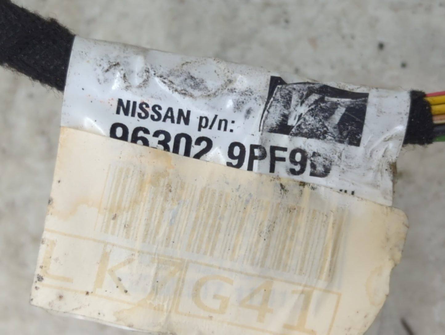2017 Nissan Pathfinder Driver Side View Mirror - Left Door Mirror OEM Used - Oemusedautoparts1.com