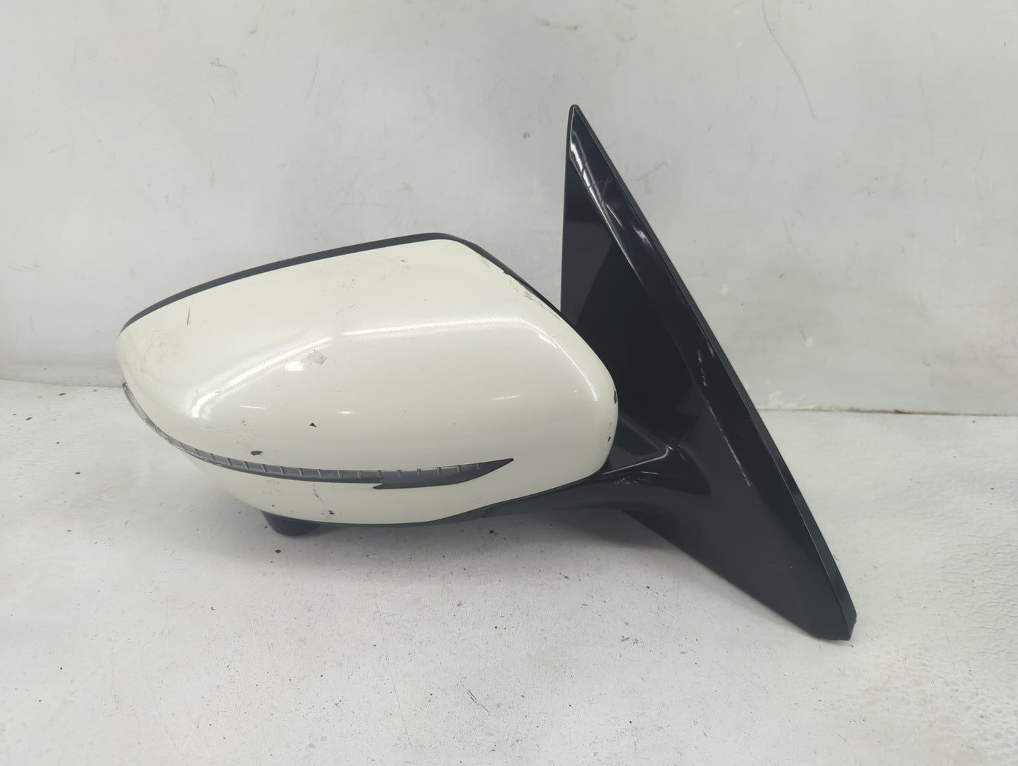 2017 Nissan Pathfinder Passenger Side View Mirror - Right Door Mirror OEM Used - Oemusedautoparts1.com