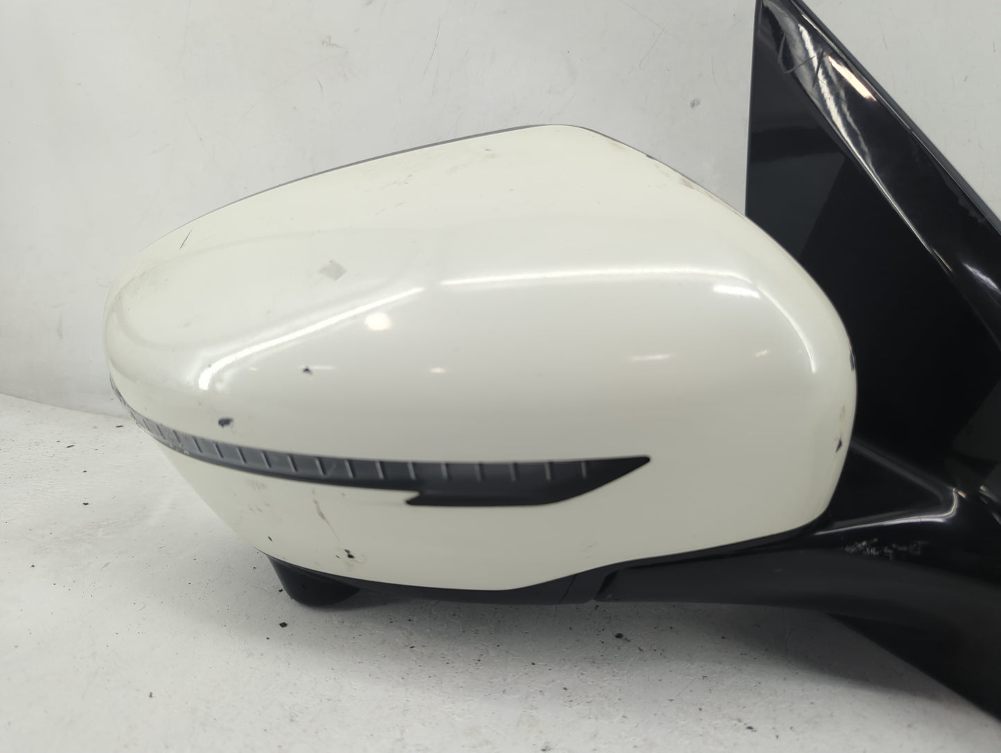 2017 Nissan Pathfinder Passenger Side View Mirror - Right Door Mirror OEM Used - Oemusedautoparts1.com