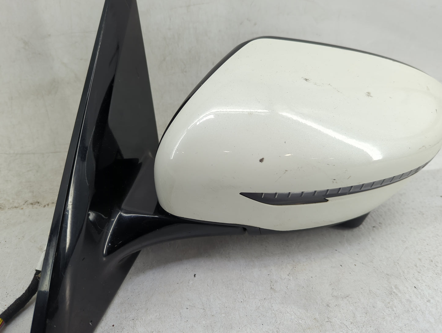 2017 Nissan Pathfinder Driver Side View Mirror - Left Door Mirror OEM Used - Oemusedautoparts1.com