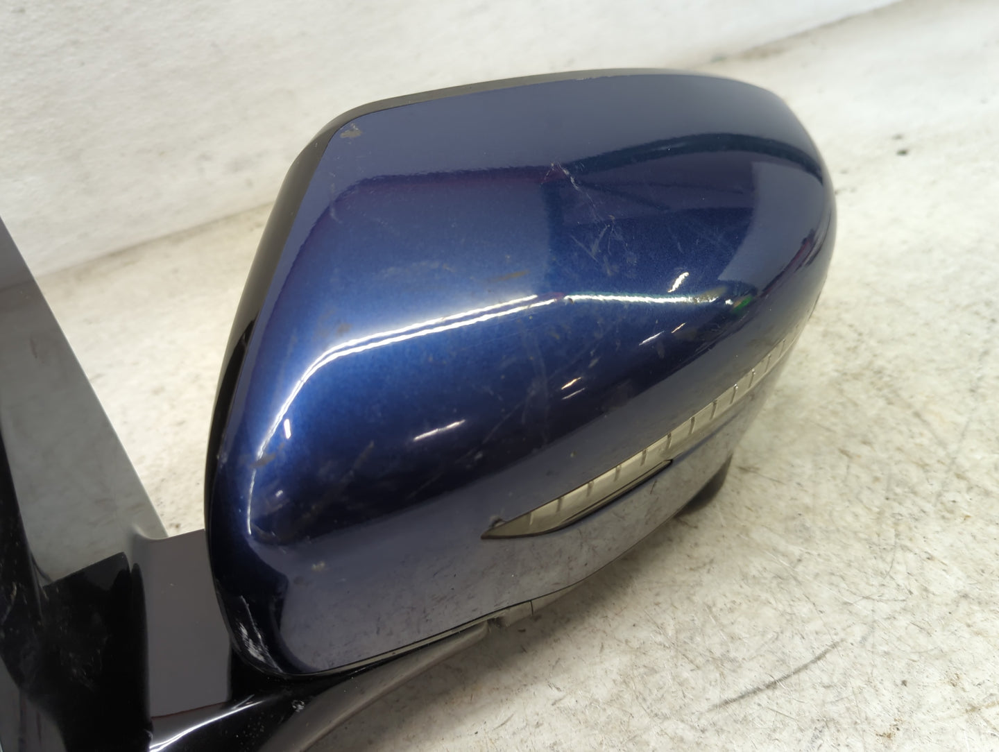 2017 Nissan Pathfinder Driver Side View Mirror - Left Door Mirror OEM Used - Oemusedautoparts1.com