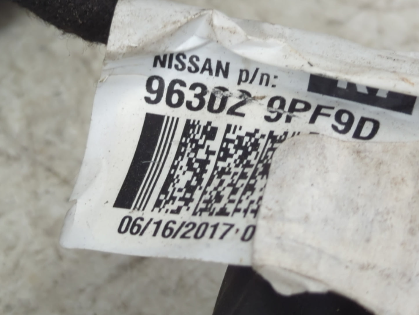 2017 Nissan Pathfinder Driver Side View Mirror - Left Door Mirror OEM Used - Oemusedautoparts1.com