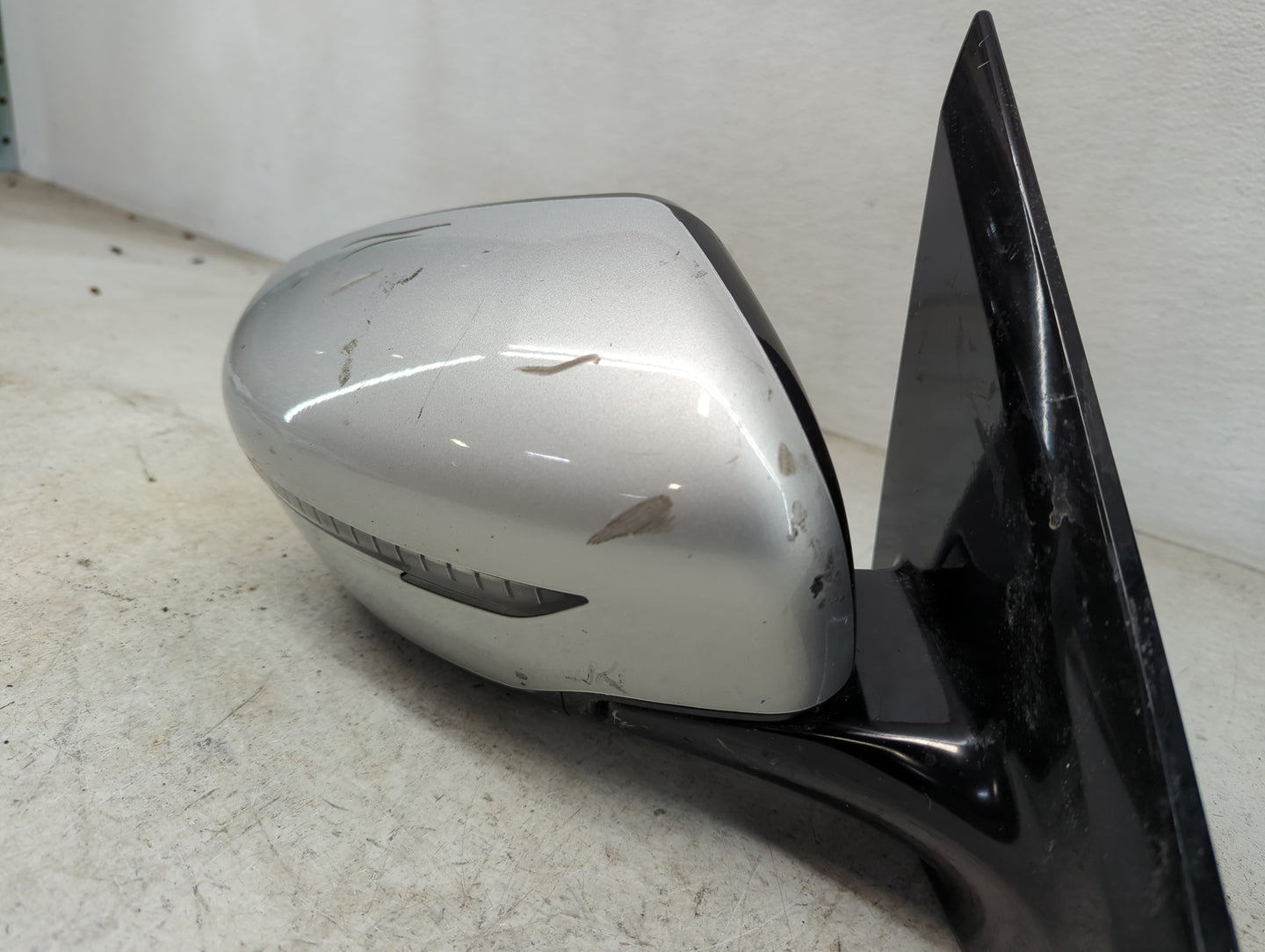 2017 Nissan Pathfinder Passenger Side View Mirror - Right Door Mirror OEM Used - Oemusedautoparts1.com