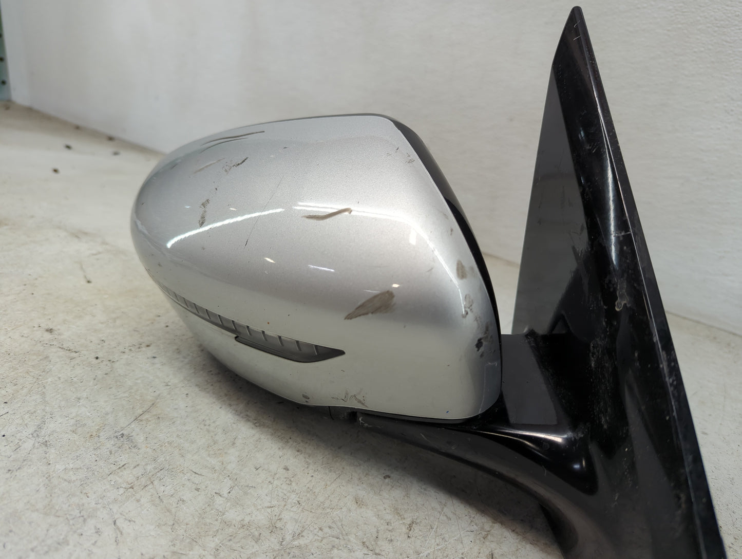2017 Nissan Pathfinder Passenger Side View Mirror - Right Door Mirror OEM Used - Oemusedautoparts1.com