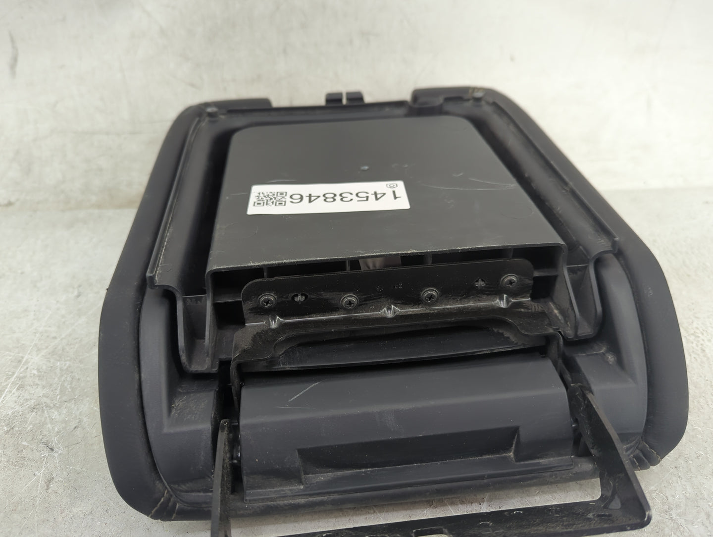 2017 Nissan Pathfinder Center Floor Console Black - Oemusedautoparts1.com