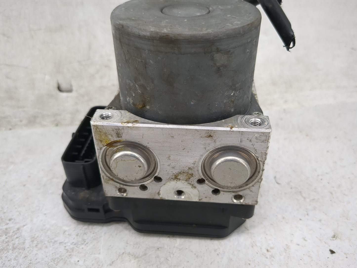 2017 Nissan Pathfinder ABS Pump Control Module Replacement P/N:116030-51090 Fits OEM Used Auto Parts - Oemusedautoparts1.com