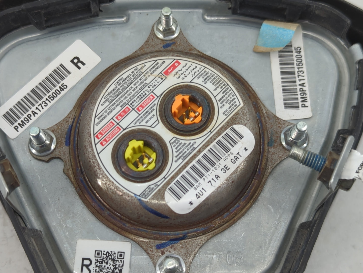 2014-2020 Nissan Pathfinder Air Bag Driver Left Steering Wheel Mounted 1466117 - Oemusedautoparts1.com