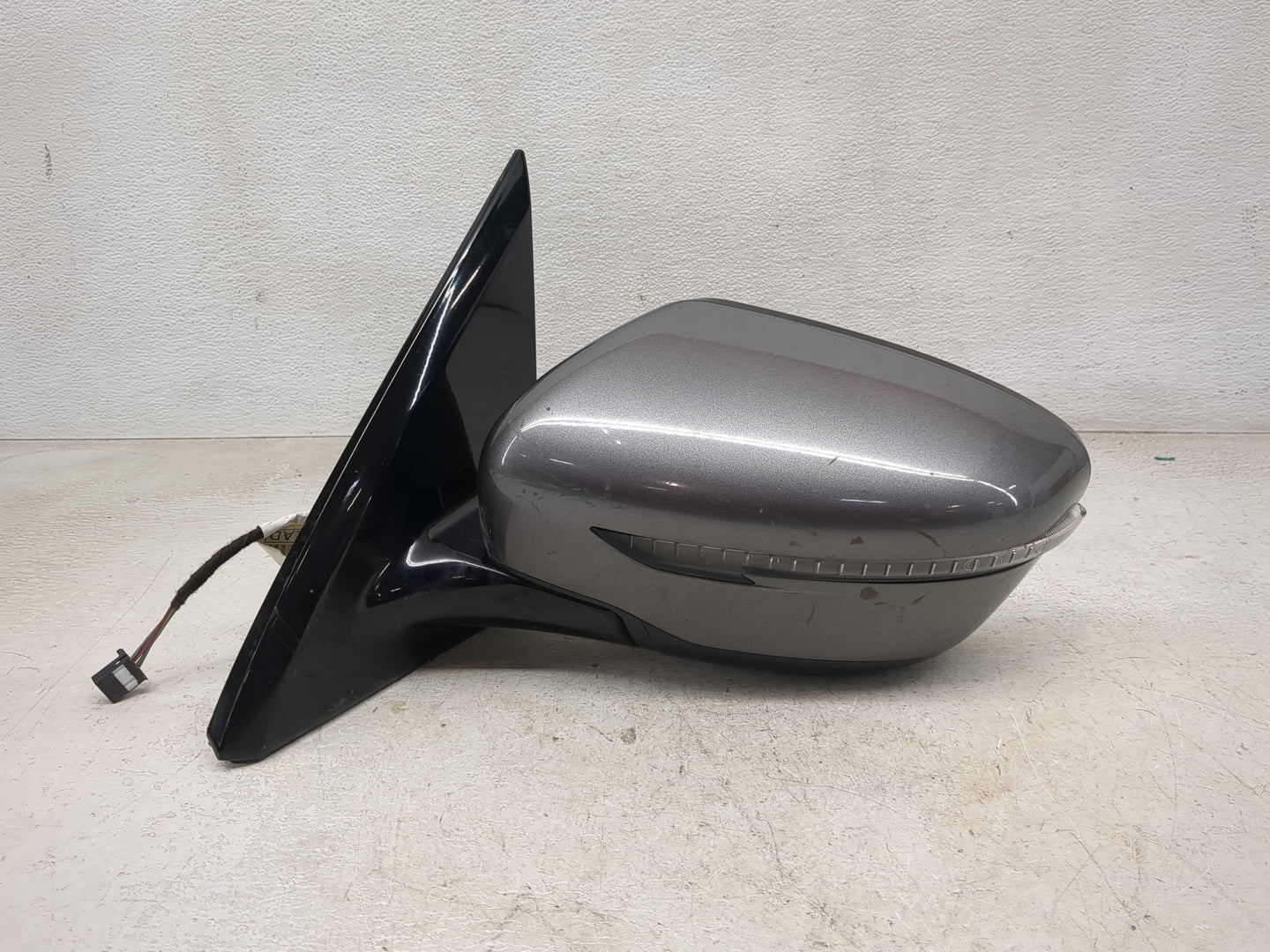 2017 Nissan Pathfinder Driver Side View Mirror - Left Door Mirror OEM Used - Oemusedautoparts1.com