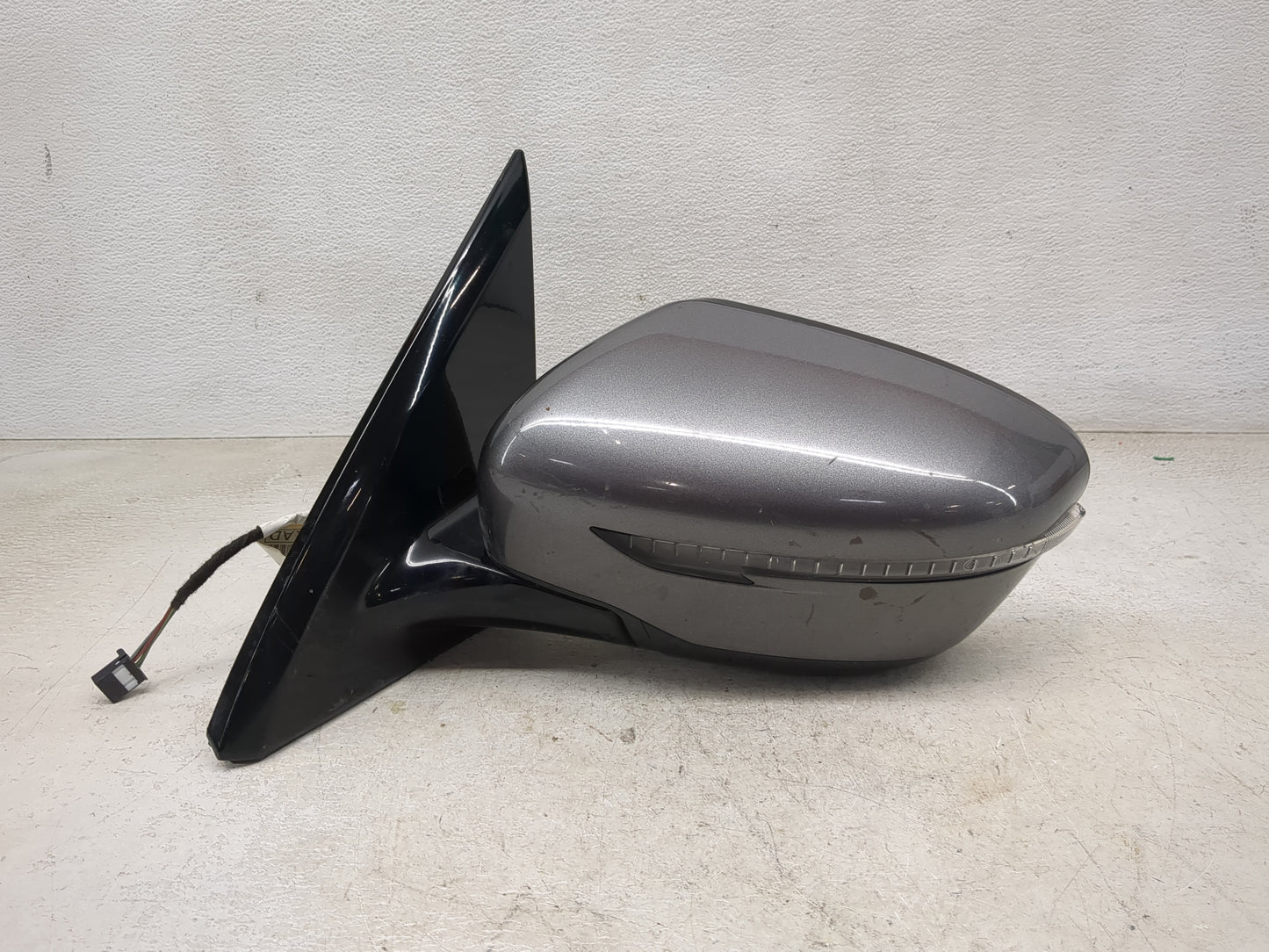 2017 Nissan Pathfinder Driver Side View Mirror - Left Door Mirror OEM Used - Oemusedautoparts1.com