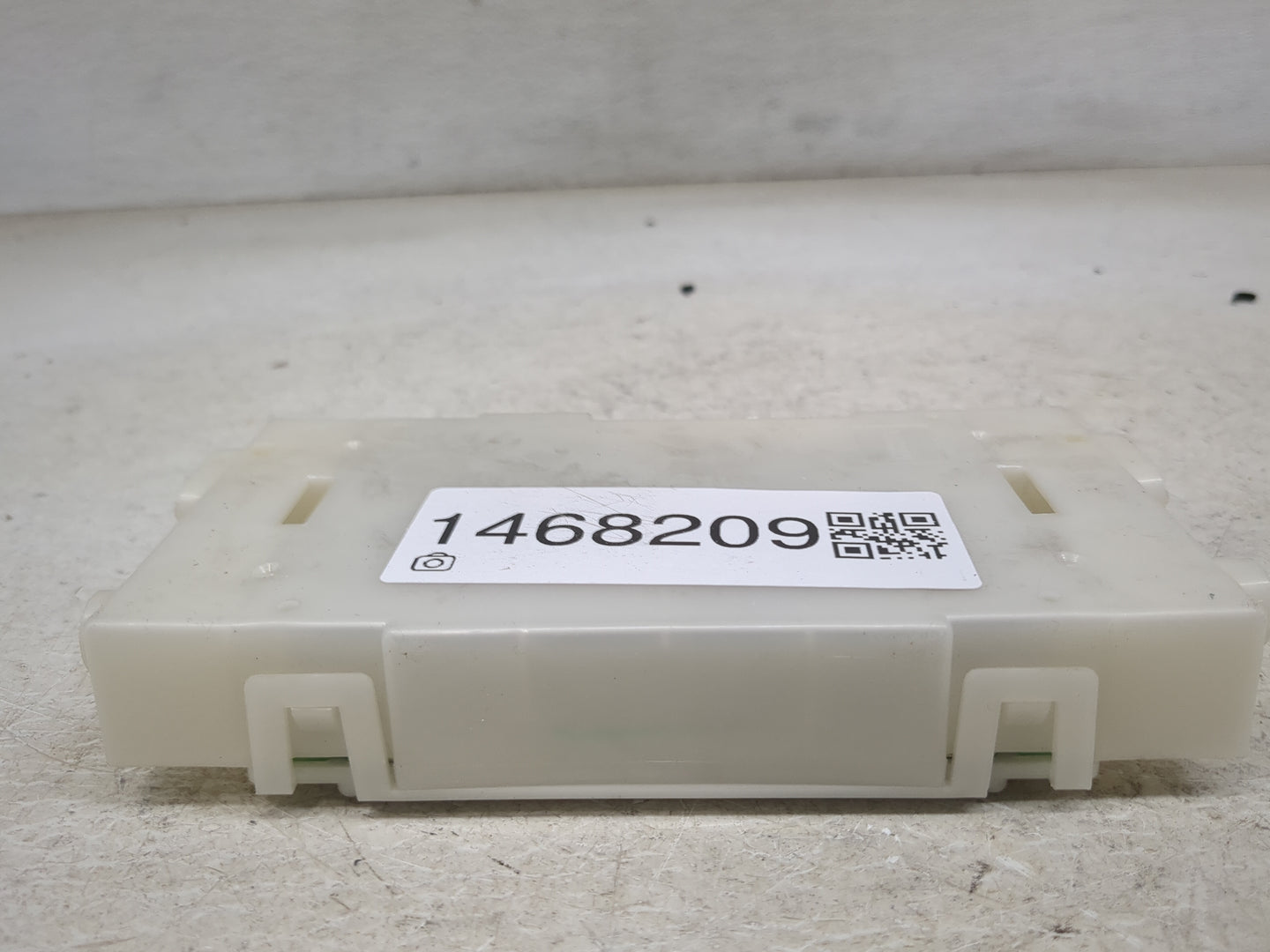 2017-2017 Nissan Pathfinder Temperature Control Module 27760 9pj0a - Oemusedautoparts1.com