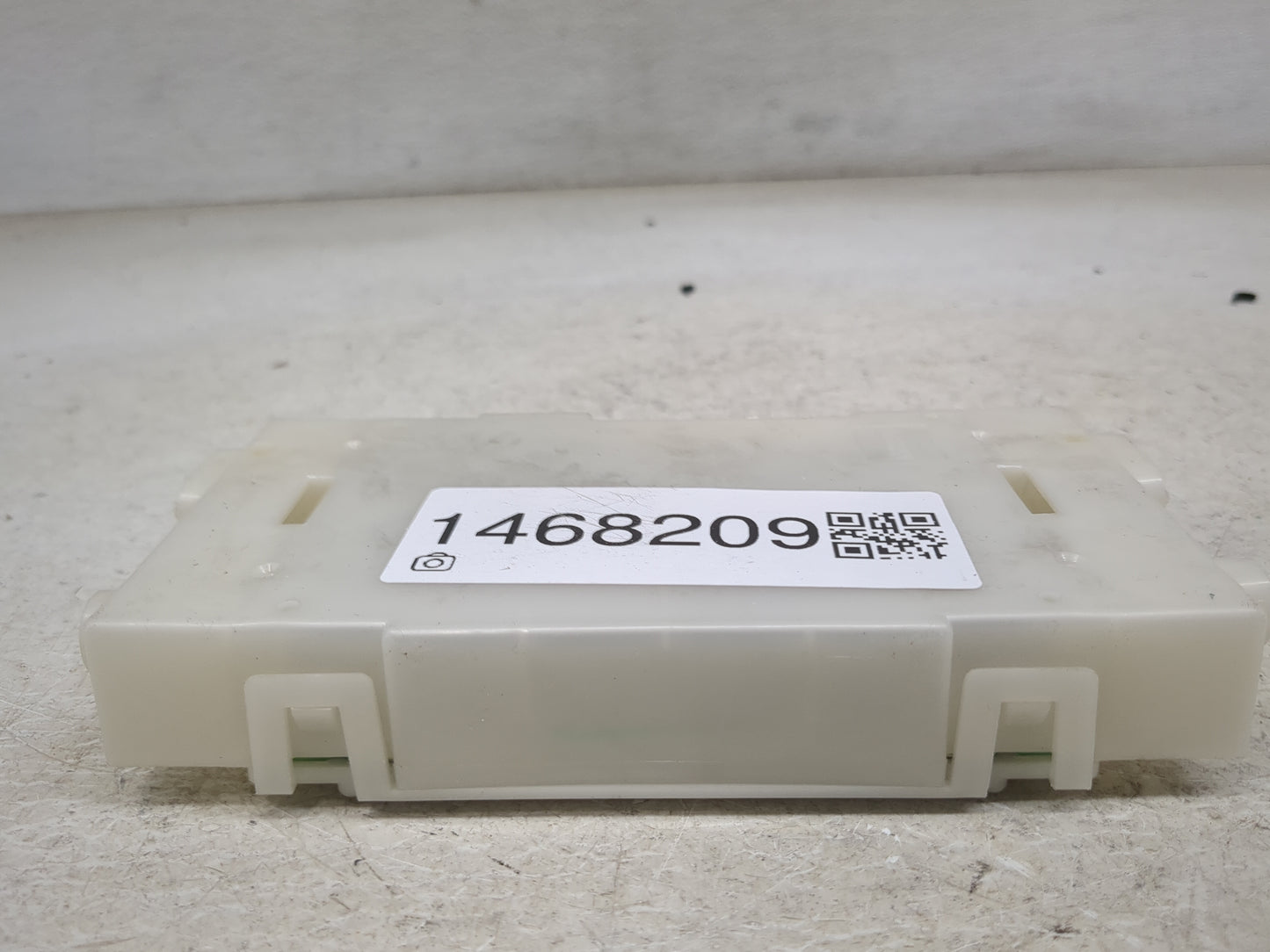 2017-2017 Nissan Pathfinder Temperature Control Module 27760 9pj0a - Oemusedautoparts1.com