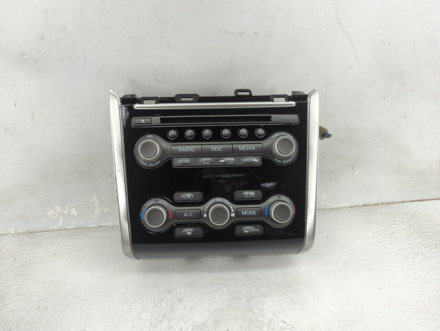 2017-2020 Nissan Pathfinder Radio Control Panel 1469133 - Oemusedautoparts1.com